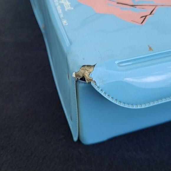 Vintage Barbie Ponytail Vinyl Covered Storage Case with Handle (1962) - Picture 3 of 10